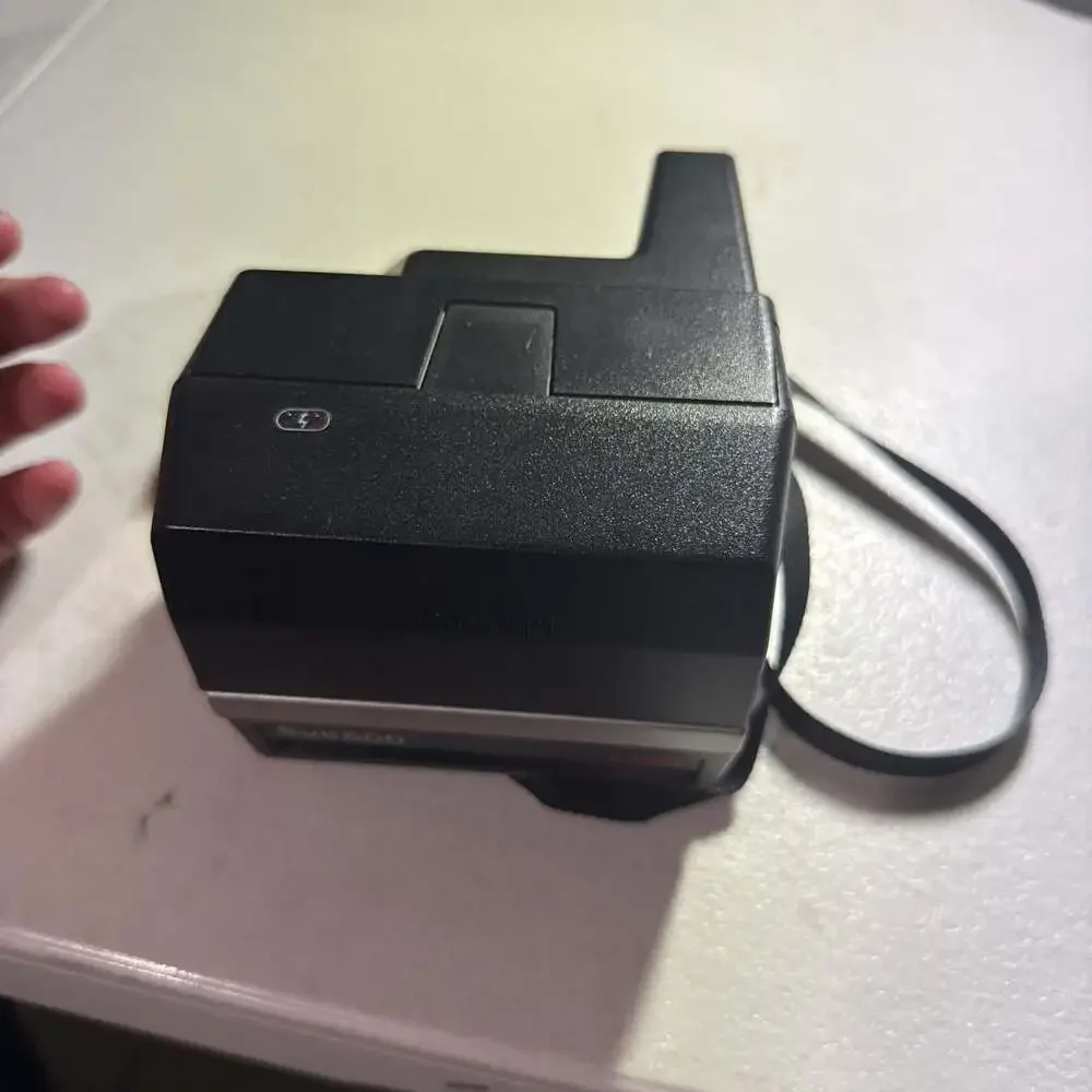 Vintage Polaroid Sun 600 LMS Instant Camera with Strap